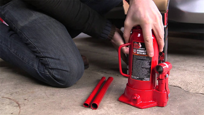 Bottle Jacks vs Floor Jacks: What Are the Differences?